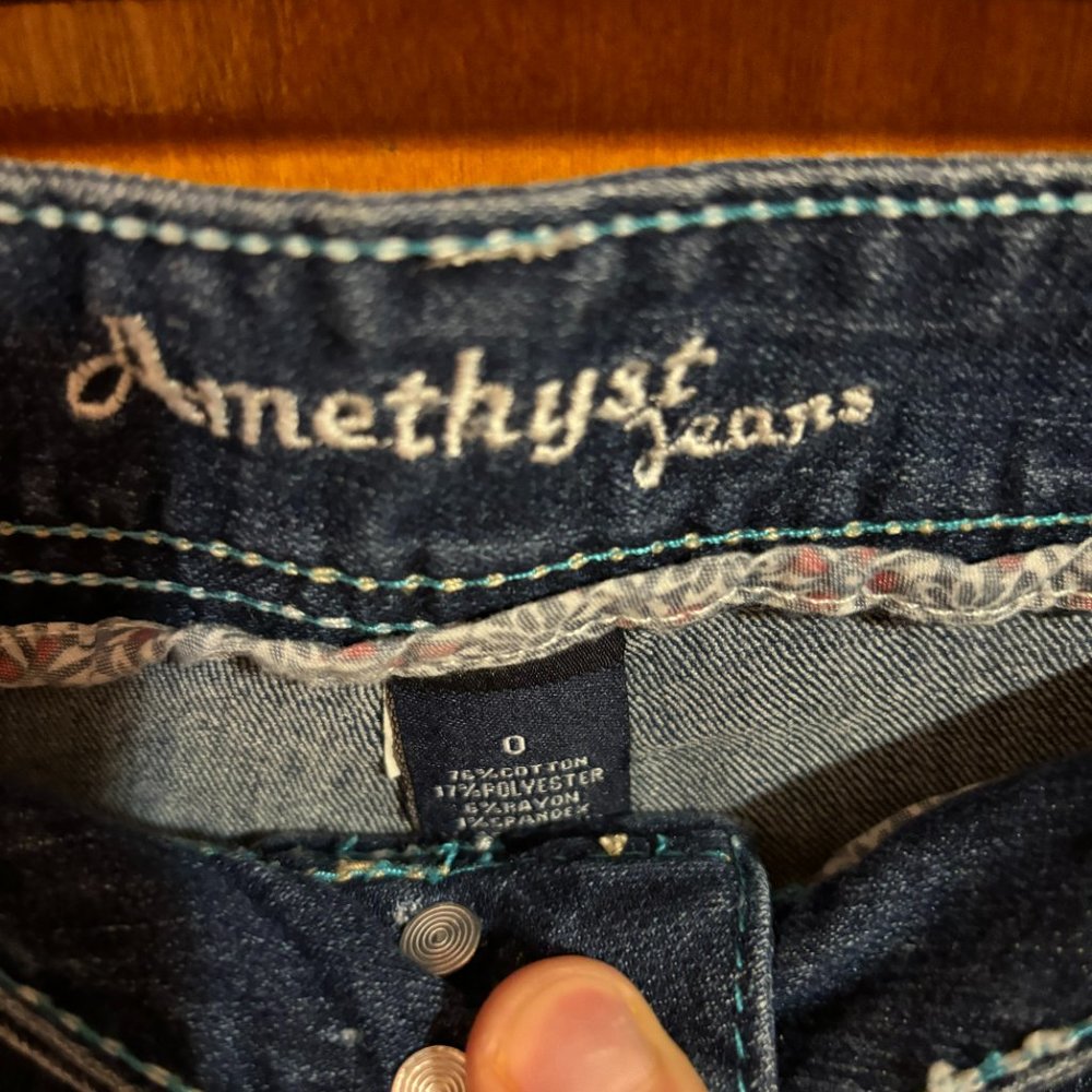 Amethyst Women's Jean Shorts Size: 0 Raw Hem - Picture 6 of 11
